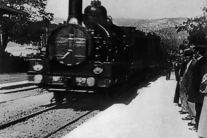 A Chegada de um Trem à Estação de La Ciotat, irmãos Lumière (1896)
